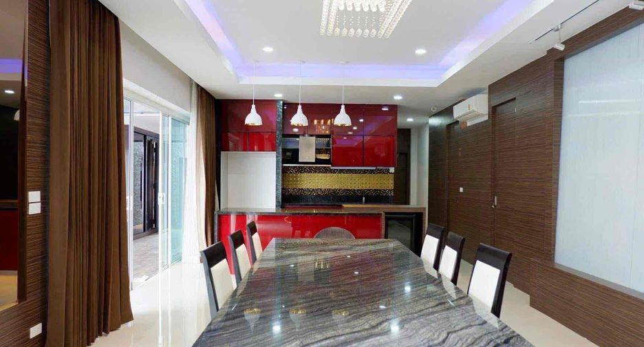 Villa en alquiler y en venta de 4 habitaciones en Bang Lamung, Chonburi