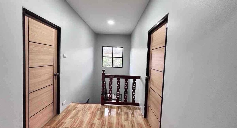 For sale 4 bedrooms house in Lat Krabang, Bangkok