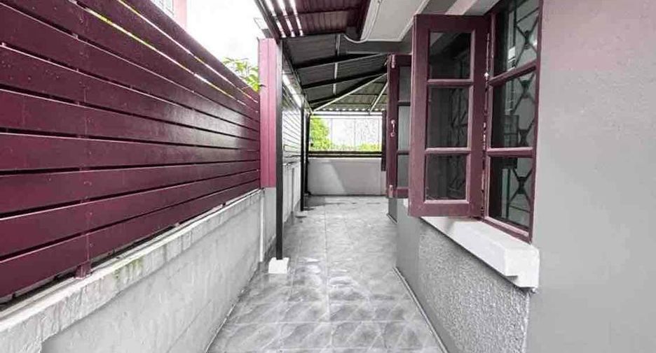 For sale 4 bedrooms house in Lat Krabang, Bangkok