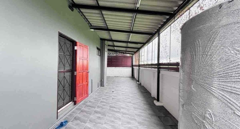 For sale 4 bedrooms house in Lat Krabang, Bangkok