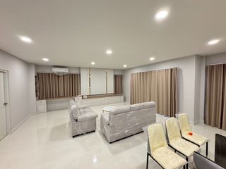 À louer 4 chambres maison à Bang Phli, Samut Prakan