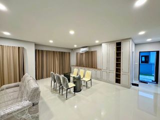 À louer 4 chambres maison à Bang Phli, Samut Prakan