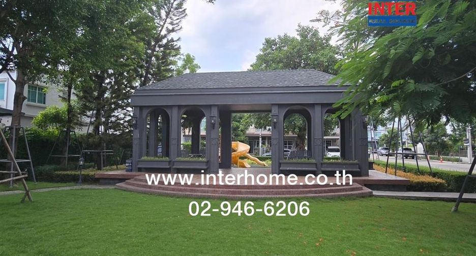 Casa adosada en venta de 3 habitaciones en Lat Krabang, Bangkok