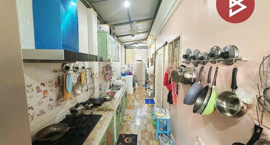 Casa en venta de 4 habitaciones en Phra Samut Chedi, Samut Prakan