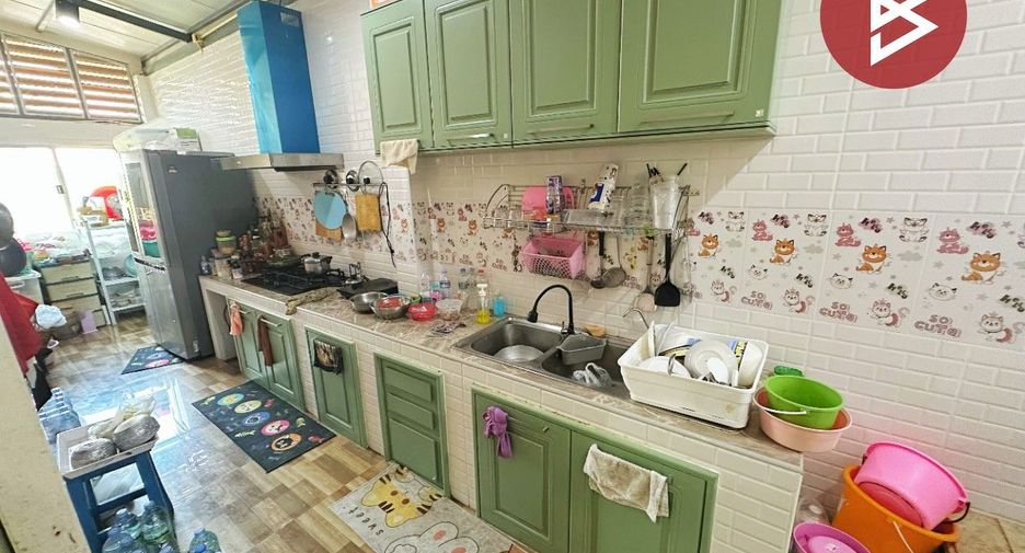 Casa en venta de 4 habitaciones en Phra Samut Chedi, Samut Prakan