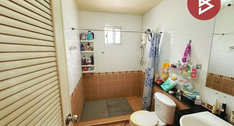 Casa en venta de 4 habitaciones en Phra Samut Chedi, Samut Prakan