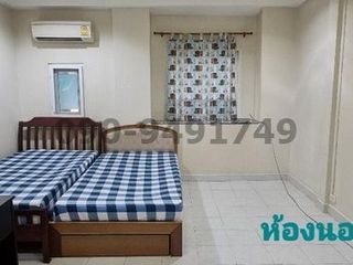 Reihenhaus zur Miete mit 1 Zimmer in Khan Na Yao, Bangkok