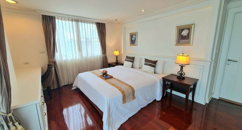 For rent 4 bedrooms apartment in Watthana, Bangkok