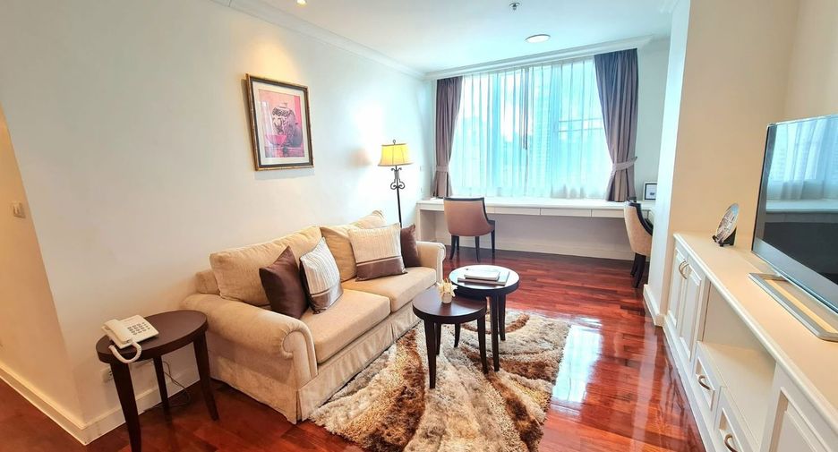 For rent 4 bedrooms apartment in Watthana, Bangkok
