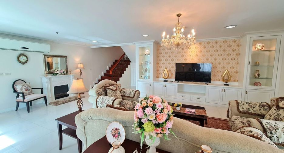 For rent 4 bedrooms apartment in Watthana, Bangkok