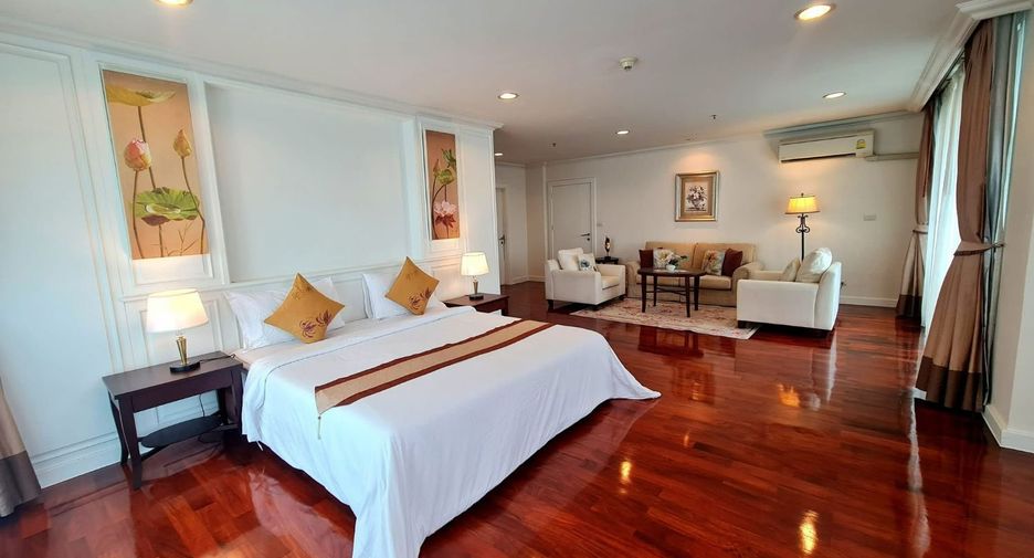 For rent 4 bedrooms apartment in Watthana, Bangkok