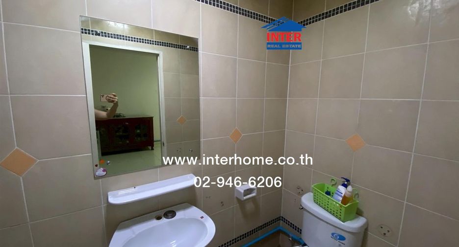 For sale 4 ベッドルーム townhouse in Thung Khru, Bangkok