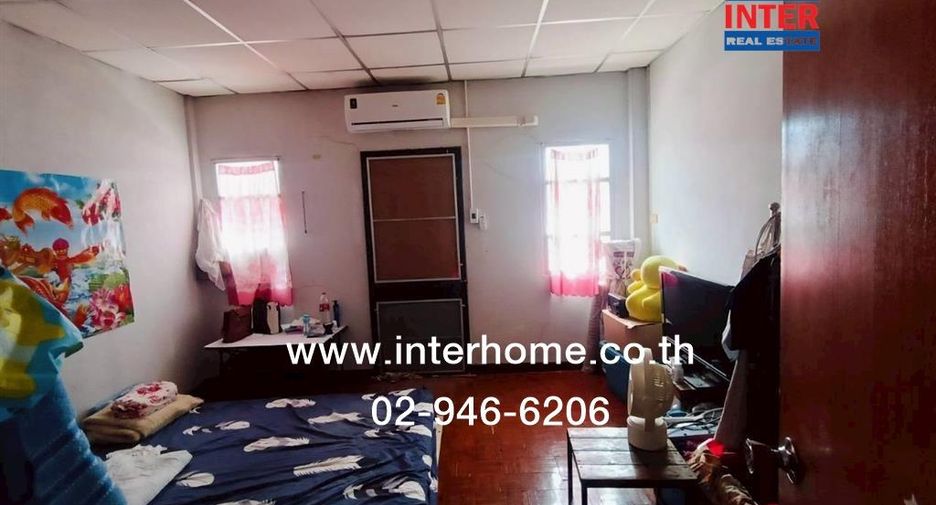 For sale 3 bedrooms townhouse in Mueang Samut Sakhon, Samut Sakhon