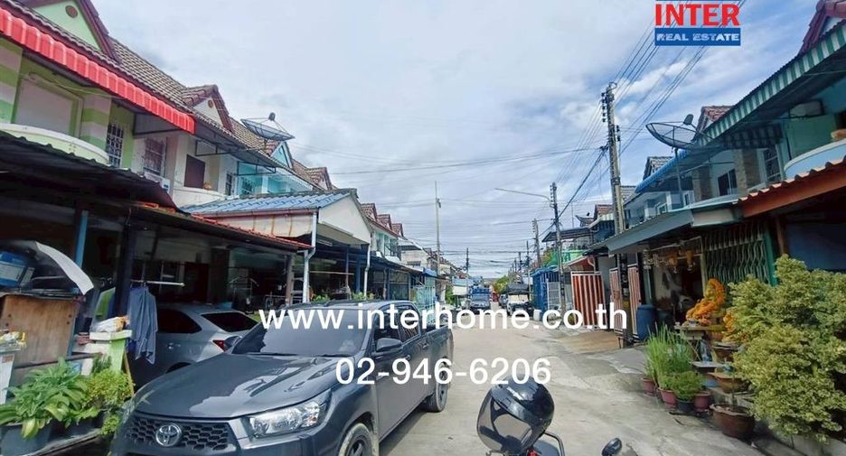 For sale 3 bedrooms townhouse in Mueang Samut Sakhon, Samut Sakhon