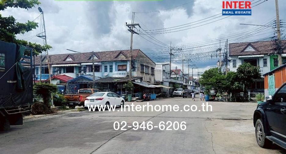 For sale 3 bedrooms townhouse in Mueang Samut Sakhon, Samut Sakhon