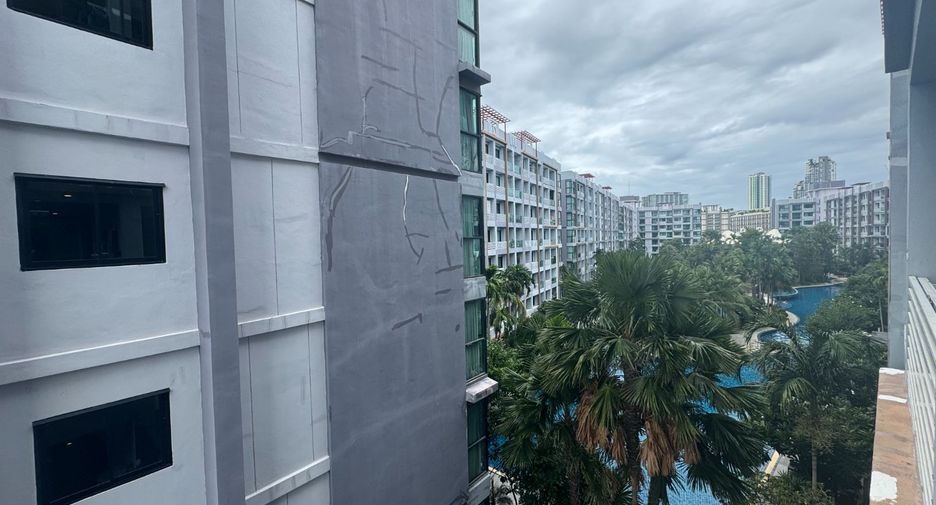 For sale 2 bedrooms condo in Jomtien, Pattaya
