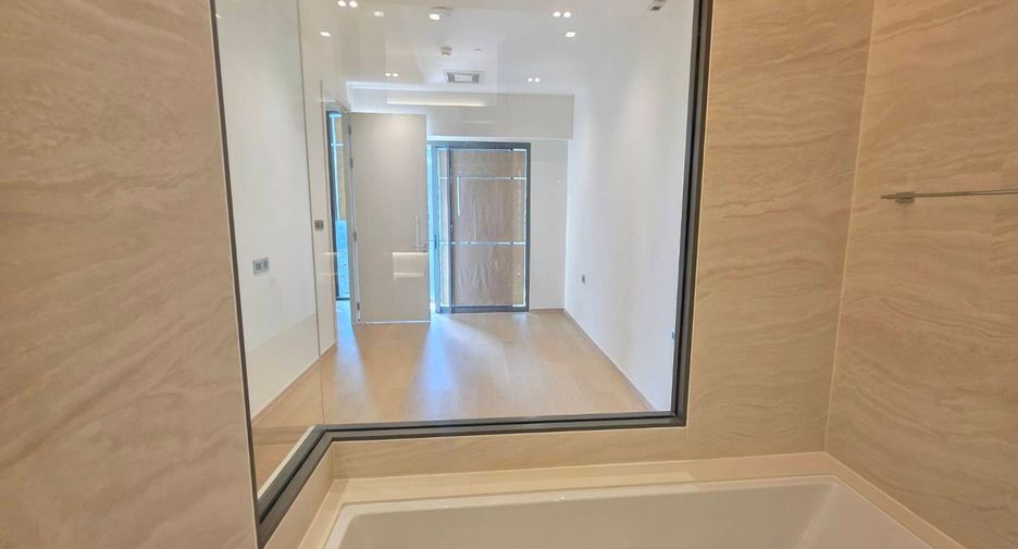 For sale 1 bed condo in Khlong Toei, Bangkok