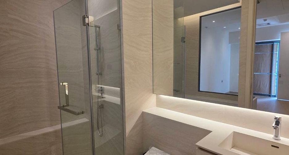 For sale 1 bed condo in Khlong Toei, Bangkok