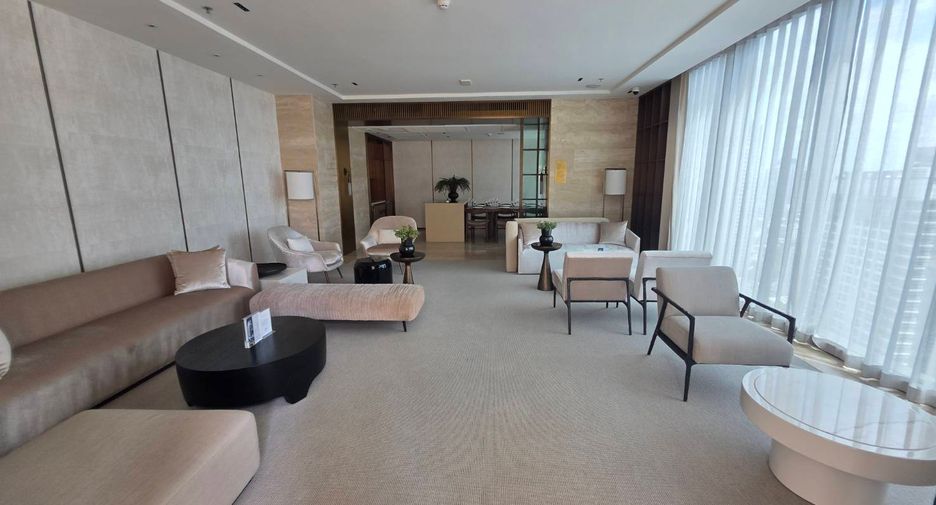 For sale 1 bed condo in Khlong Toei, Bangkok