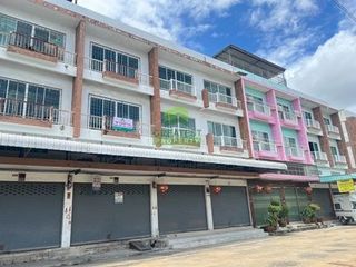 For sale 3 bedrooms retail Space in Bang Khun Thian, Bangkok