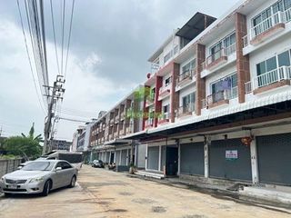 For sale 3 bedrooms retail Space in Bang Khun Thian, Bangkok