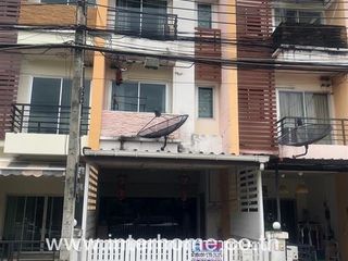 出售 4 卧室 联排别墅 在 Suan Luang, 曼谷