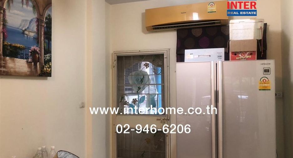 Casa adosada en venta de 4 habitaciones en Suan Luang, Bangkok