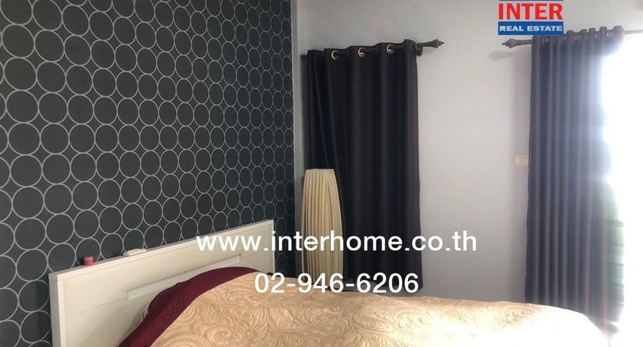 Casa adosada en venta de 4 habitaciones en Suan Luang, Bangkok