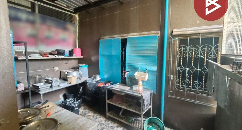 For sale 3 bedrooms retail Space in Bang Khla, Chachoengsao