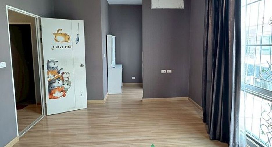 Casa adosada en venta de 3 habitaciones en Nong Khaem, Bangkok