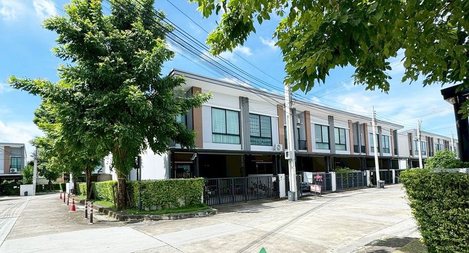 Casa adosada en venta de 3 habitaciones en Nong Khaem, Bangkok
