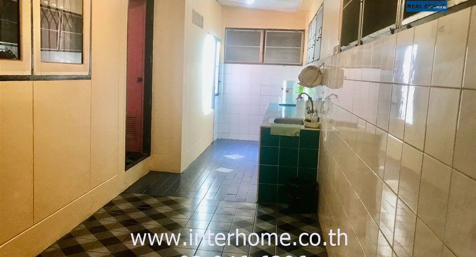 For sale 3 bedrooms house in Wang Thonglang, Bangkok