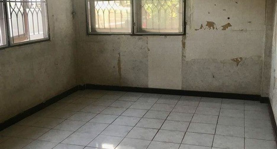 For sale 3 bedrooms house in Wang Thonglang, Bangkok