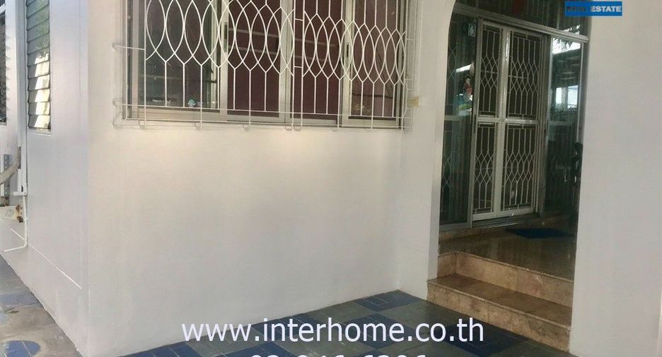 For sale 3 bedrooms house in Wang Thonglang, Bangkok