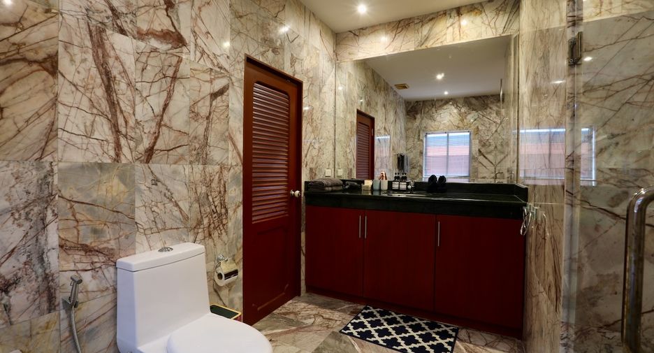 Casa en alquiler y en venta de 3 habitaciones en Bang Lamung, Chonburi