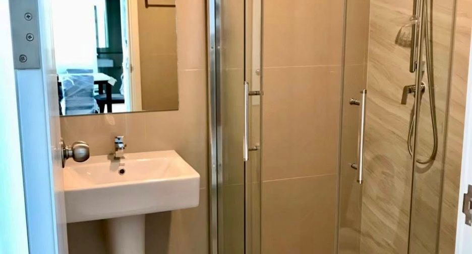 À vendre 2 chambres condo à Watthana, Bangkok