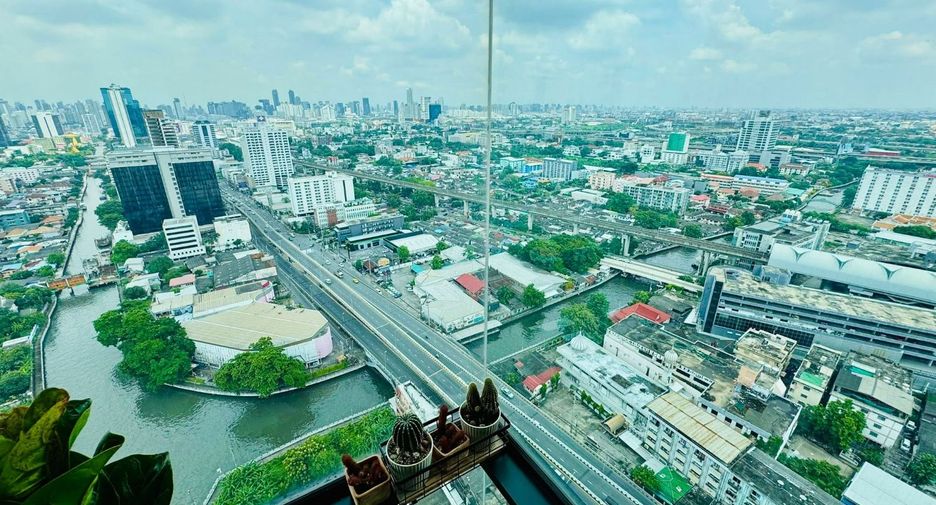 À vendre 2 chambres condo à Watthana, Bangkok