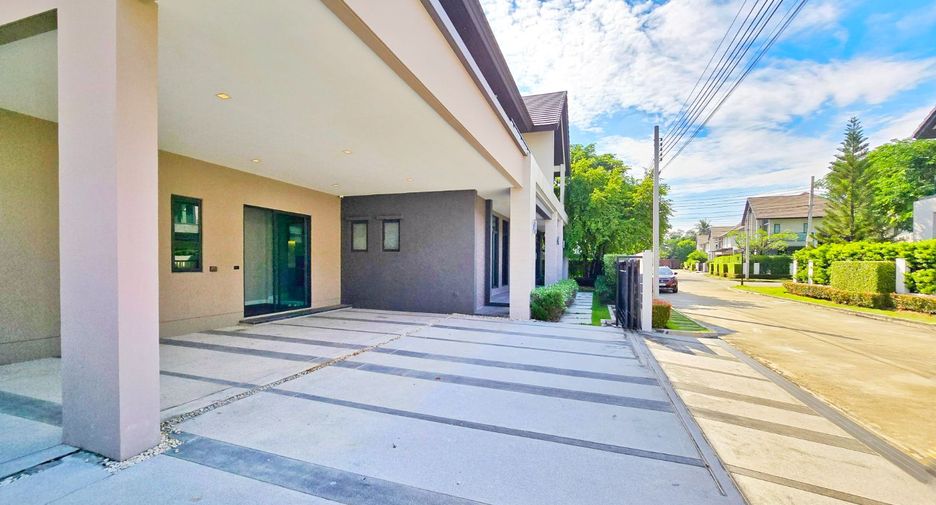 For sale 4 bedrooms house in Phasi Charoen, Bangkok