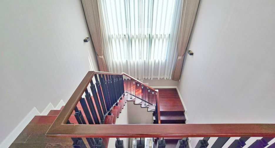 For sale 4 bedrooms house in Phasi Charoen, Bangkok