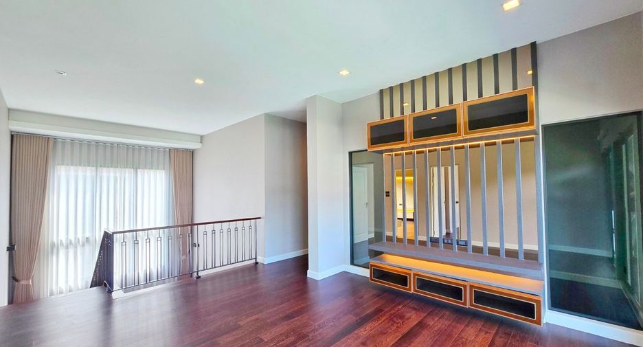 For sale 4 bedrooms house in Phasi Charoen, Bangkok