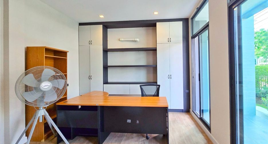 For sale 4 bedrooms house in Phasi Charoen, Bangkok