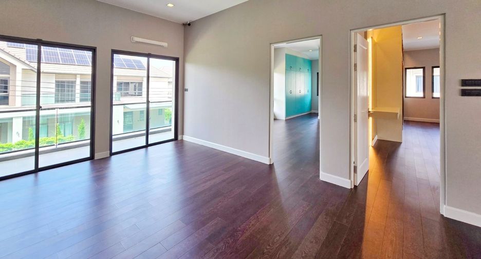 For sale 4 bedrooms house in Phasi Charoen, Bangkok