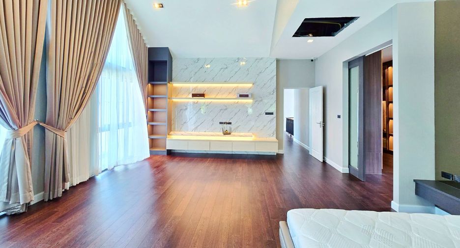 For sale 4 bedrooms house in Phasi Charoen, Bangkok