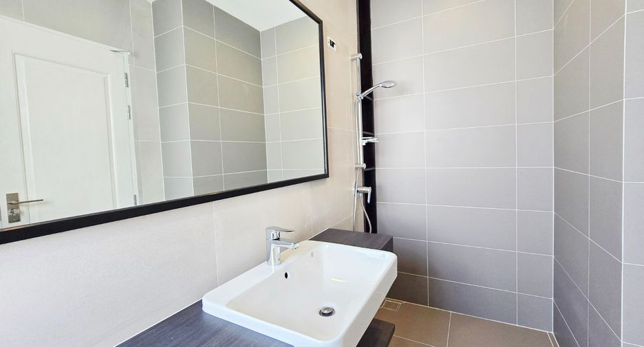For sale 4 bedrooms house in Phasi Charoen, Bangkok