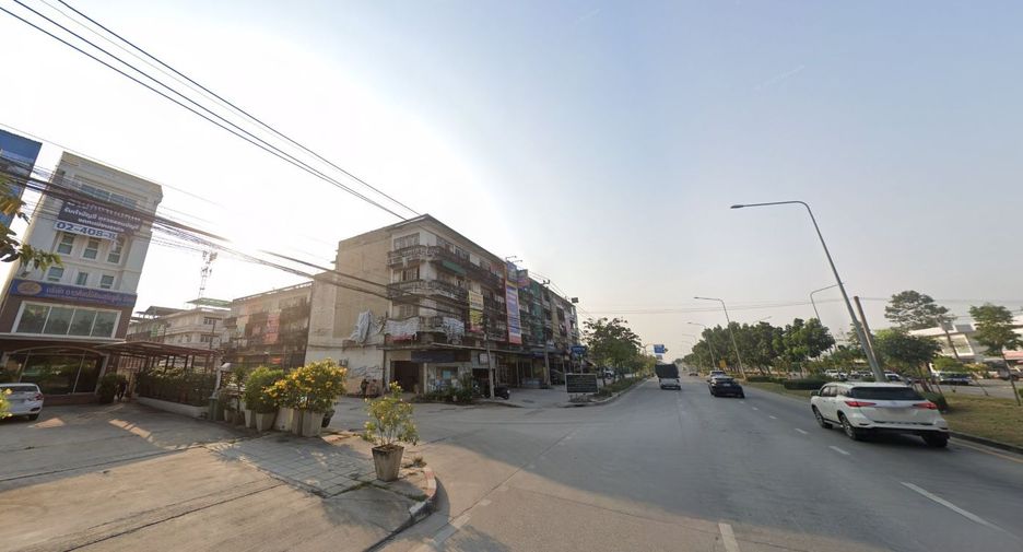 For rent and for sale retail Space in Taling Chan, Bangkok