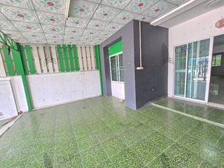 For rent and for sale 4 bedrooms townhouse in Bang Phli, Samut Prakan