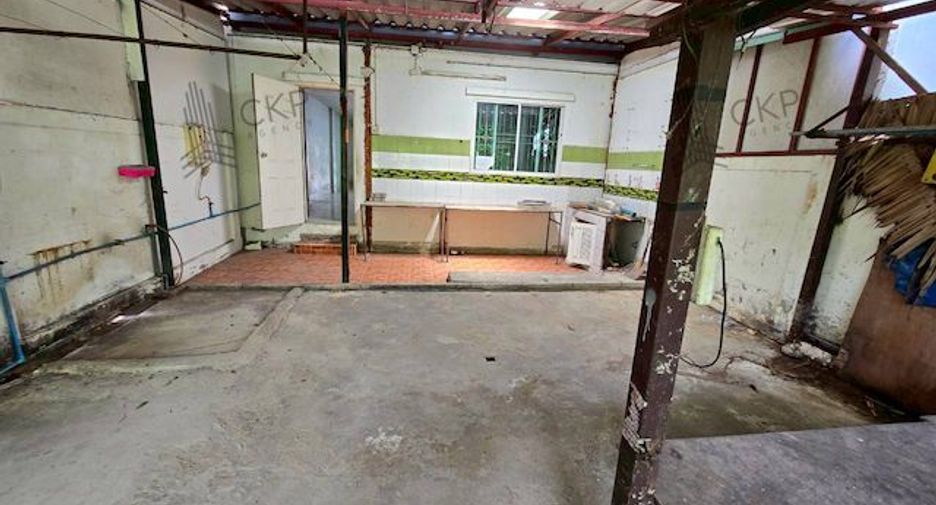 For rent and for sale 4 bedrooms townhouse in Bang Phli, Samut Prakan