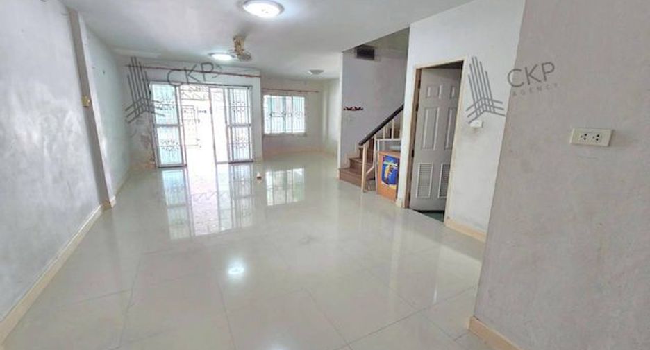 For rent and for sale 4 bedrooms townhouse in Bang Phli, Samut Prakan