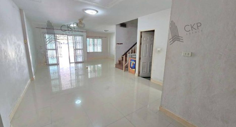 For rent and for sale 4 bedrooms townhouse in Bang Phli, Samut Prakan