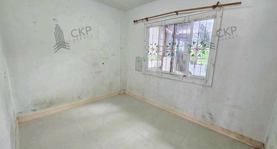 For rent and for sale 4 bedrooms townhouse in Bang Phli, Samut Prakan